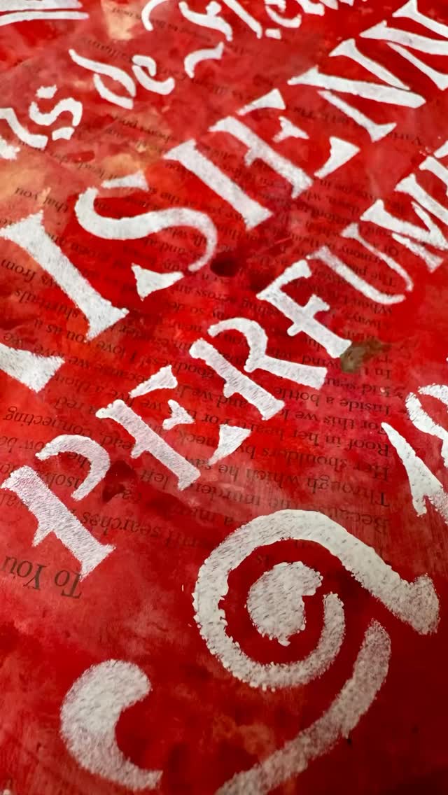 Another layer on some #collagepapers made with book pages and leftover paint, pastels, India ink. Using my stencils here. 
They don’t always look great. But that’s ok. It’s about different colours, marks. And maybe some more layers to come. I sort them by color then I pull out a bundle whenever I feel like it and depending on what color leftover paint I have lying around.
🇫🇷 papier de collage fait avec des pages de livres ayant une première couche de peinture. Ici je suis retourné cette fois-ci avec mes stencils. Ils ne sont pas tous beaux, mais c’est pas grave. L’important c’est d’avoir plusieurs couleurs, plusieurs sortes de marque et qui sait, il y aura probablement une autre étape ou deux. Je les classe par couleur, et je sors une liasse quand l’envie me prend.
#mixedmediacollage